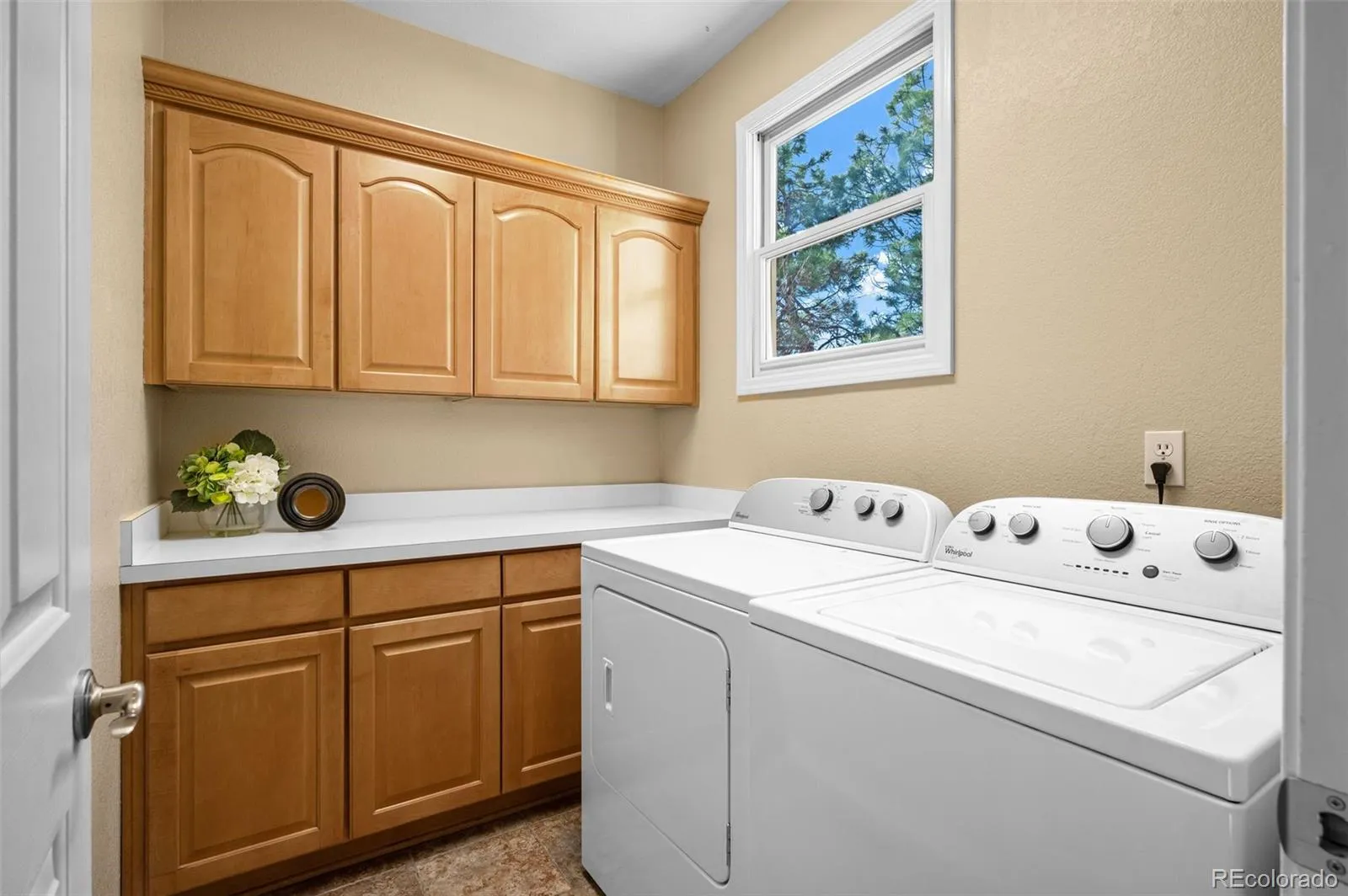 Parker, Colorado 80134, United States, 4 Bedrooms Bedrooms, ,3 BathroomsBathrooms,Residential,Pending,88270