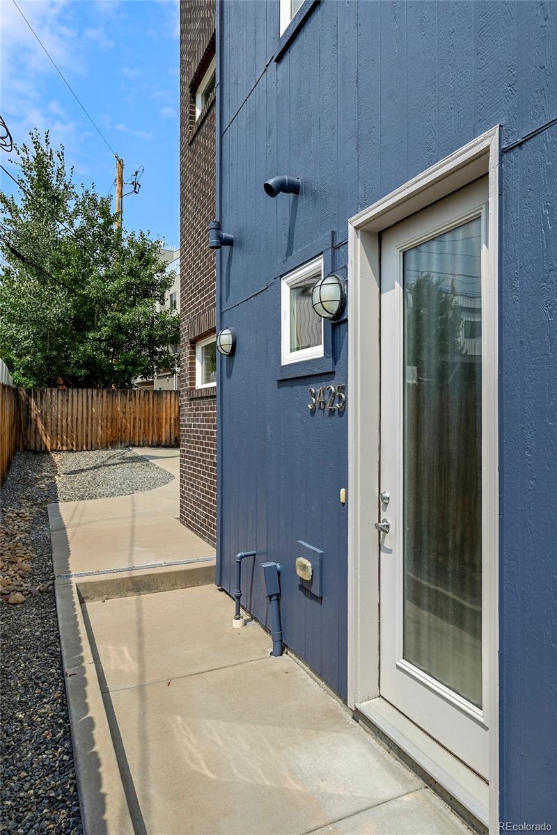 3425 W 16th Avenue