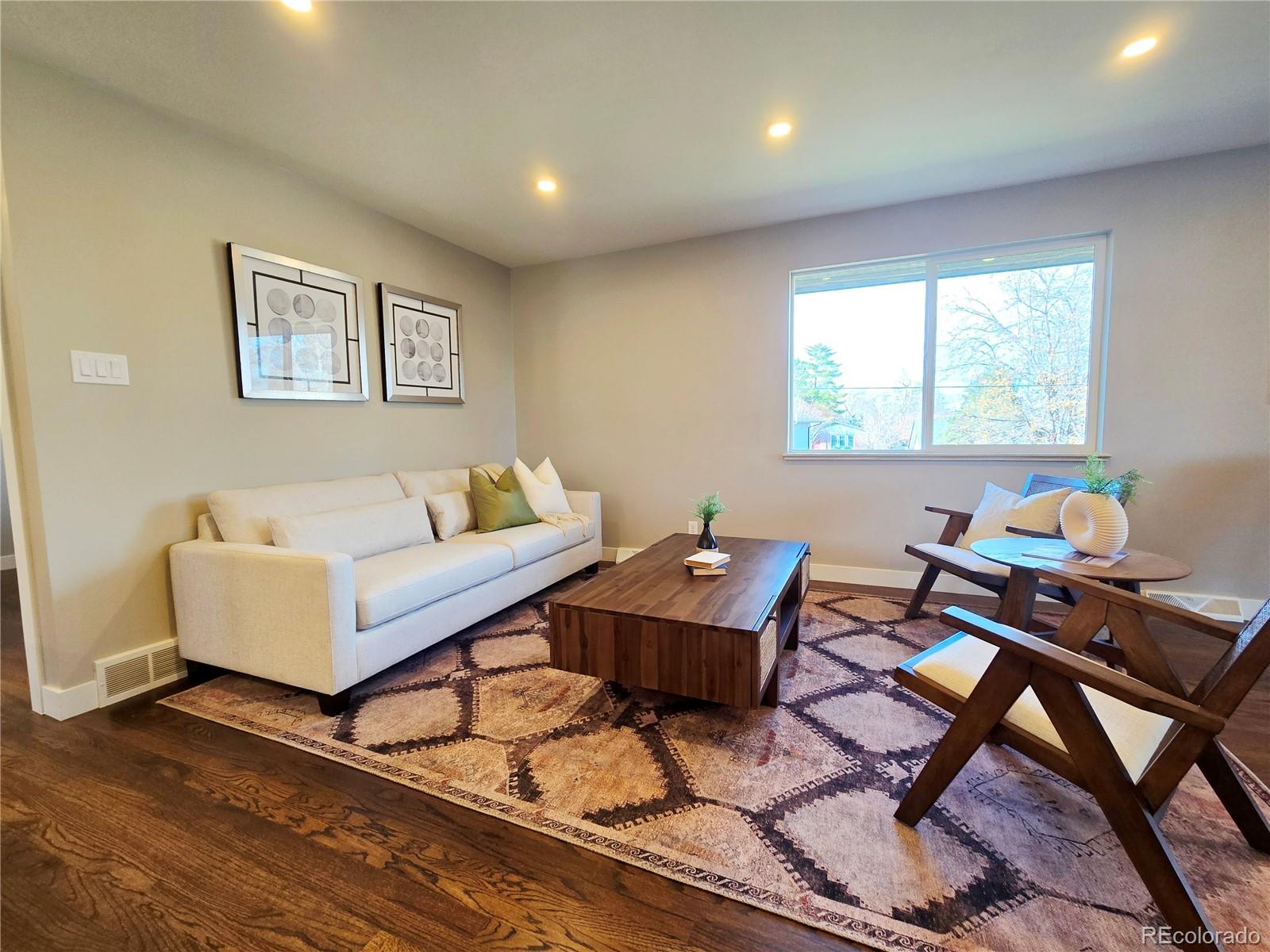 3383 E Costilla Avenue