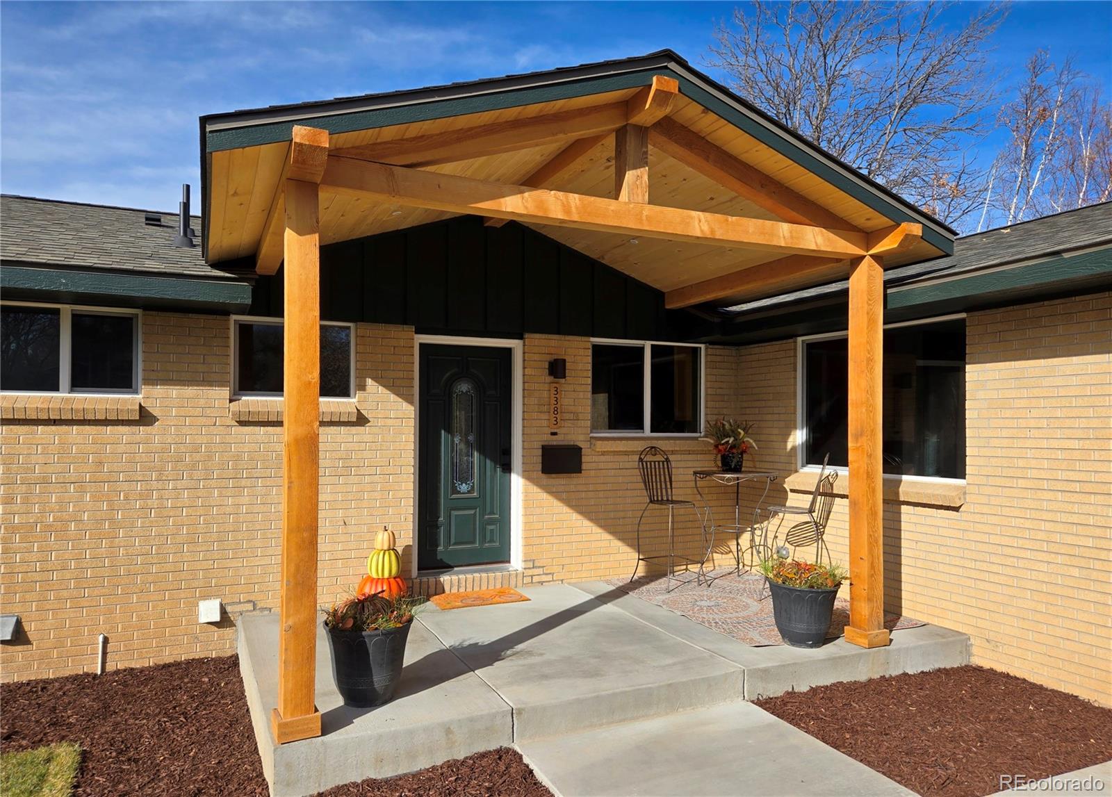 3383 E Costilla Avenue