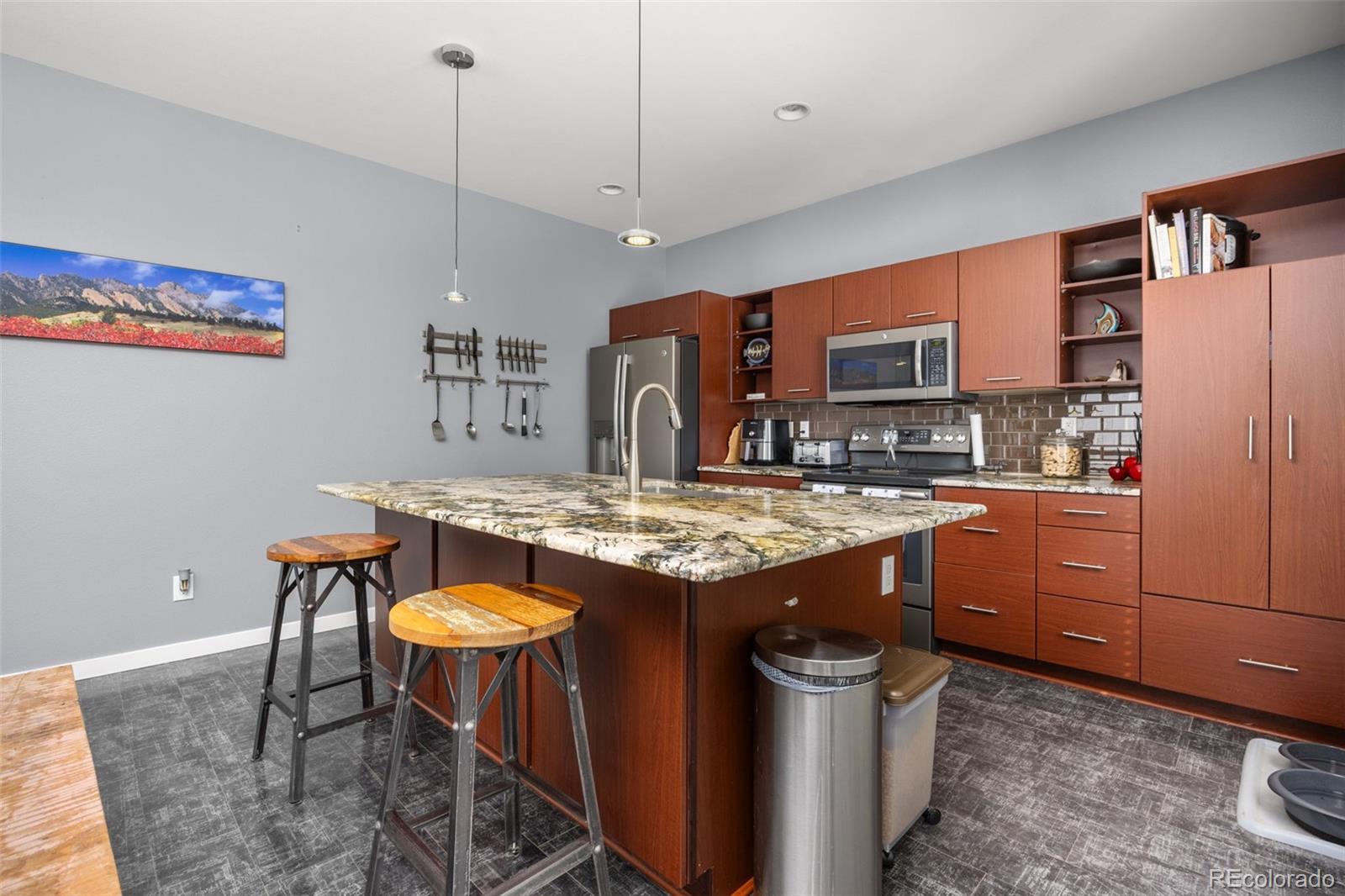 10020 Richfield Street