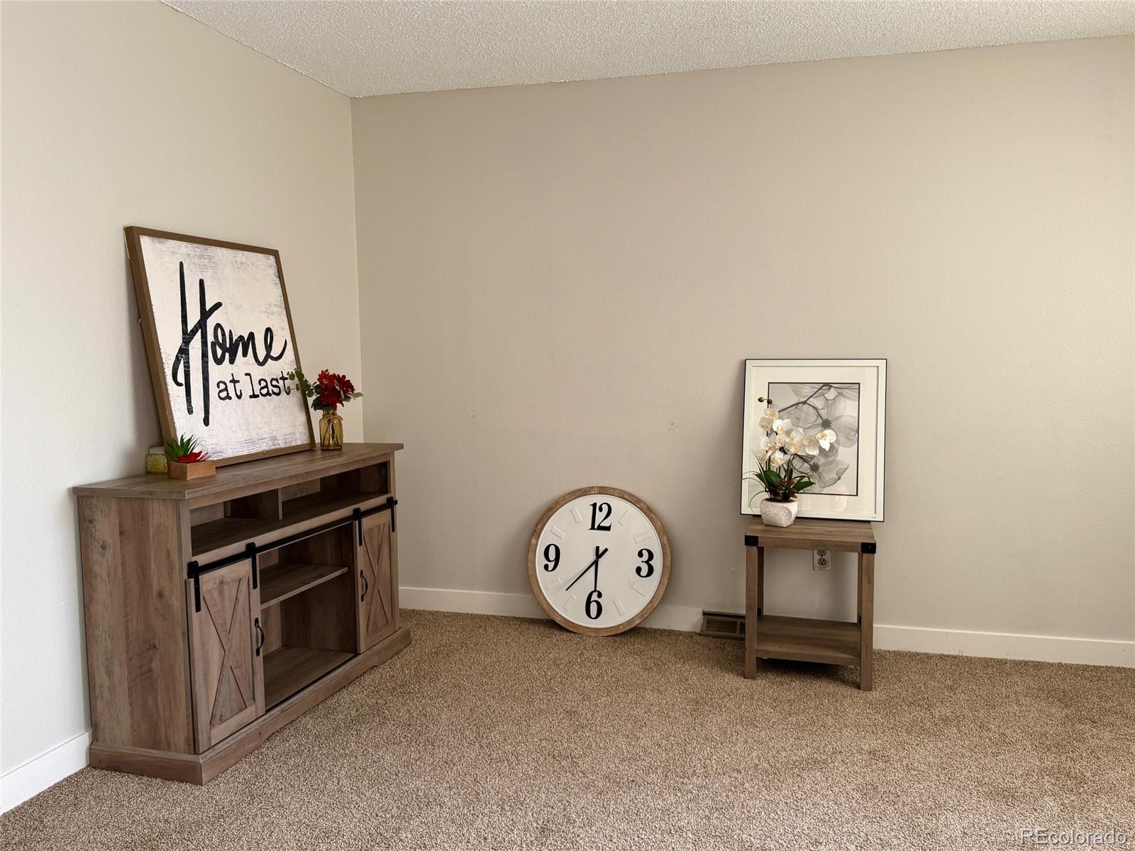 1616 Longbow Court