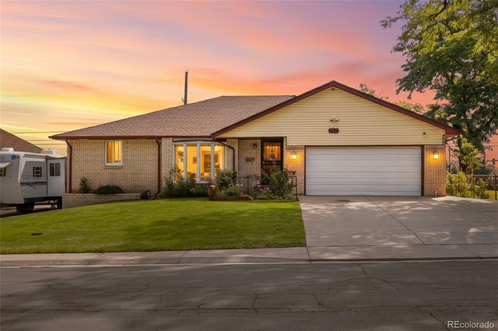 Photo of 4600 Grove Street, Denver, CO 80211 (MLS # 3185990)