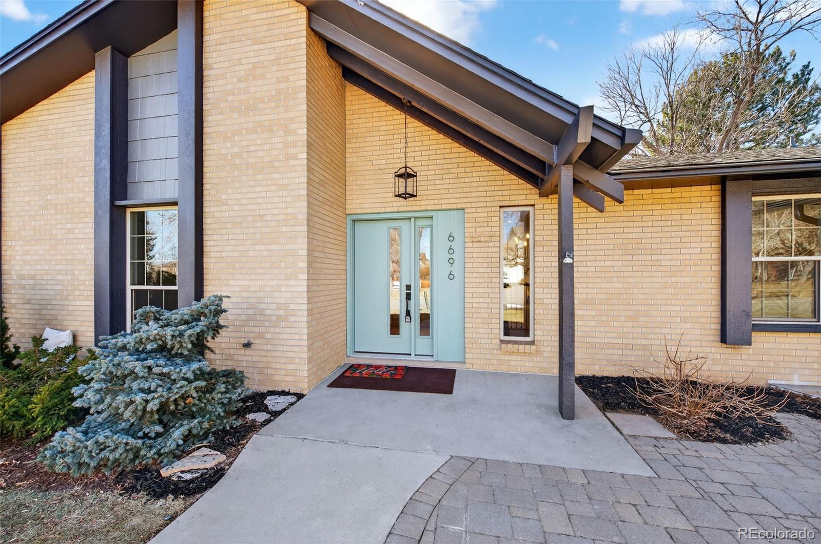 6696 W Rowland Avenue