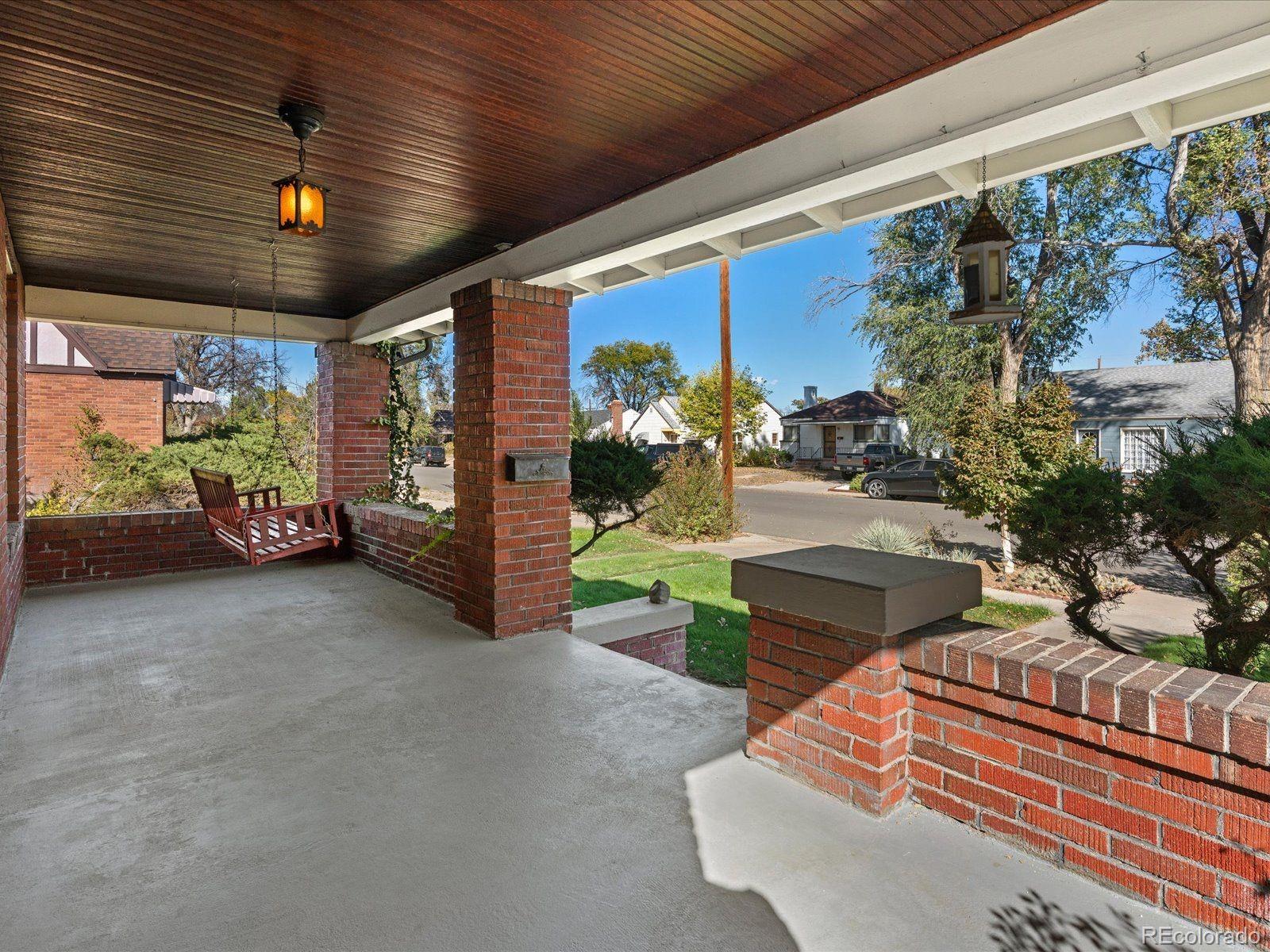 245 S 6th Avenue