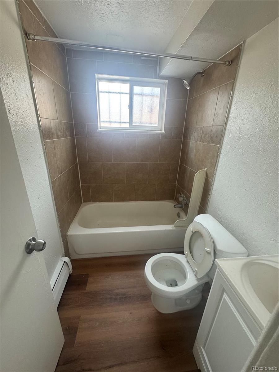 9041 W 45th Place