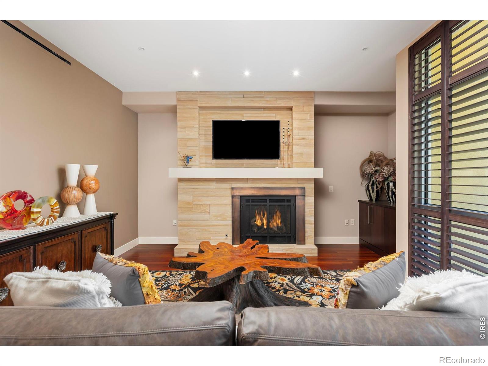 1155 Canyon Boulevard 205