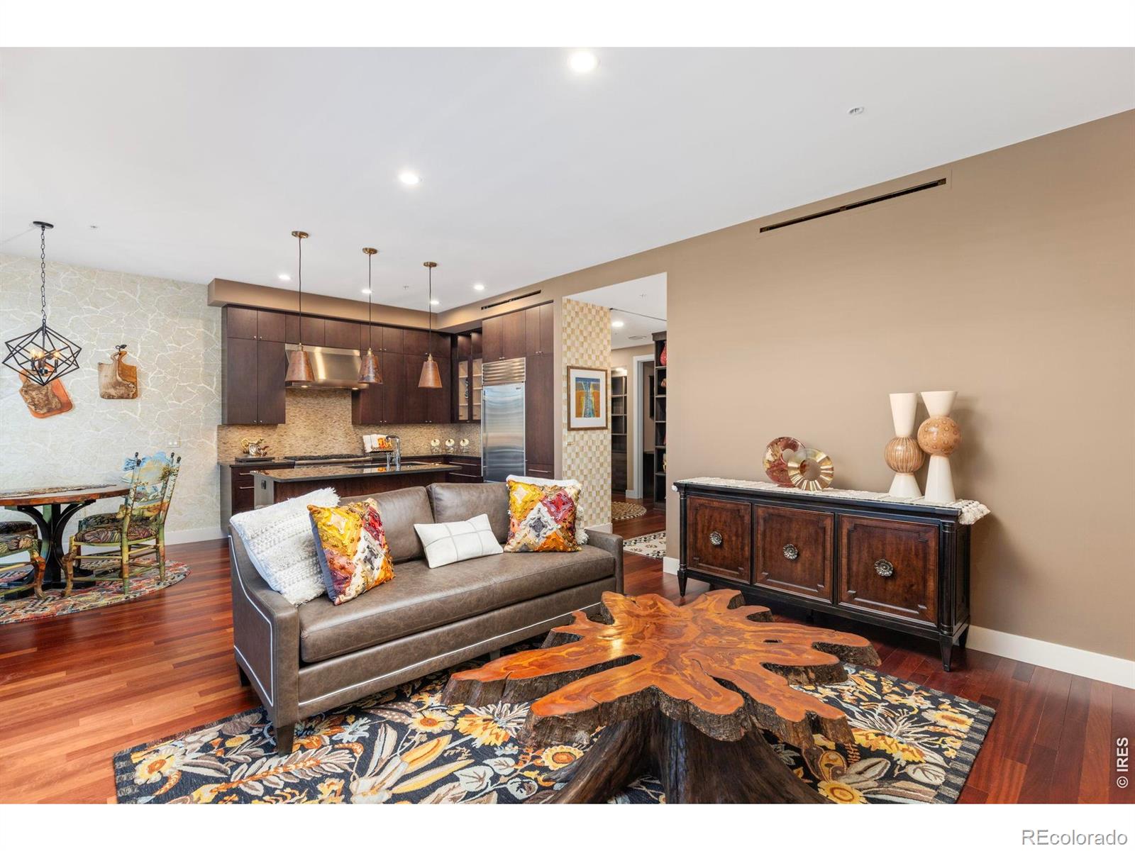 1155 Canyon Boulevard 205