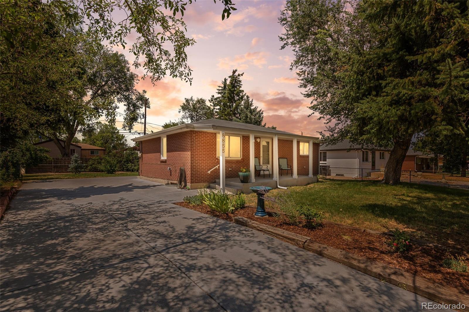 8855 Hastings Way