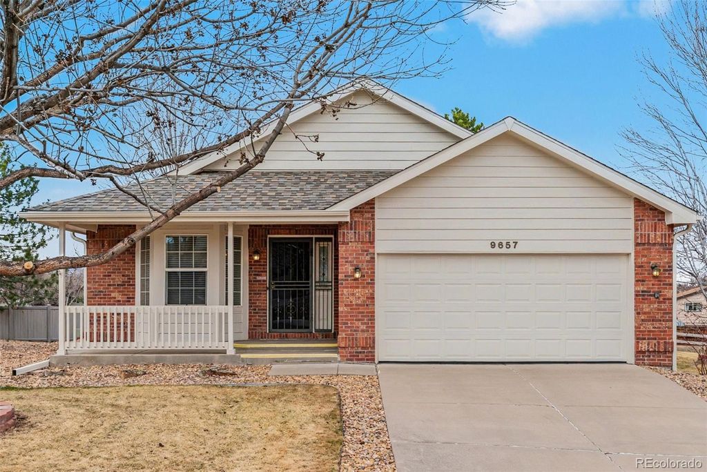 Photo of 9657 W Peakview Drive, Littleton, CO 80123 (MLS # 6604399)