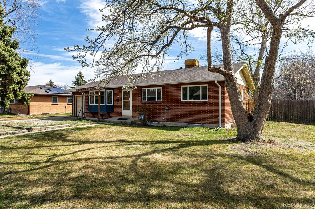 Photo of 40 Dover Street, Lakewood, CO 80226 (MLS # 7638430)