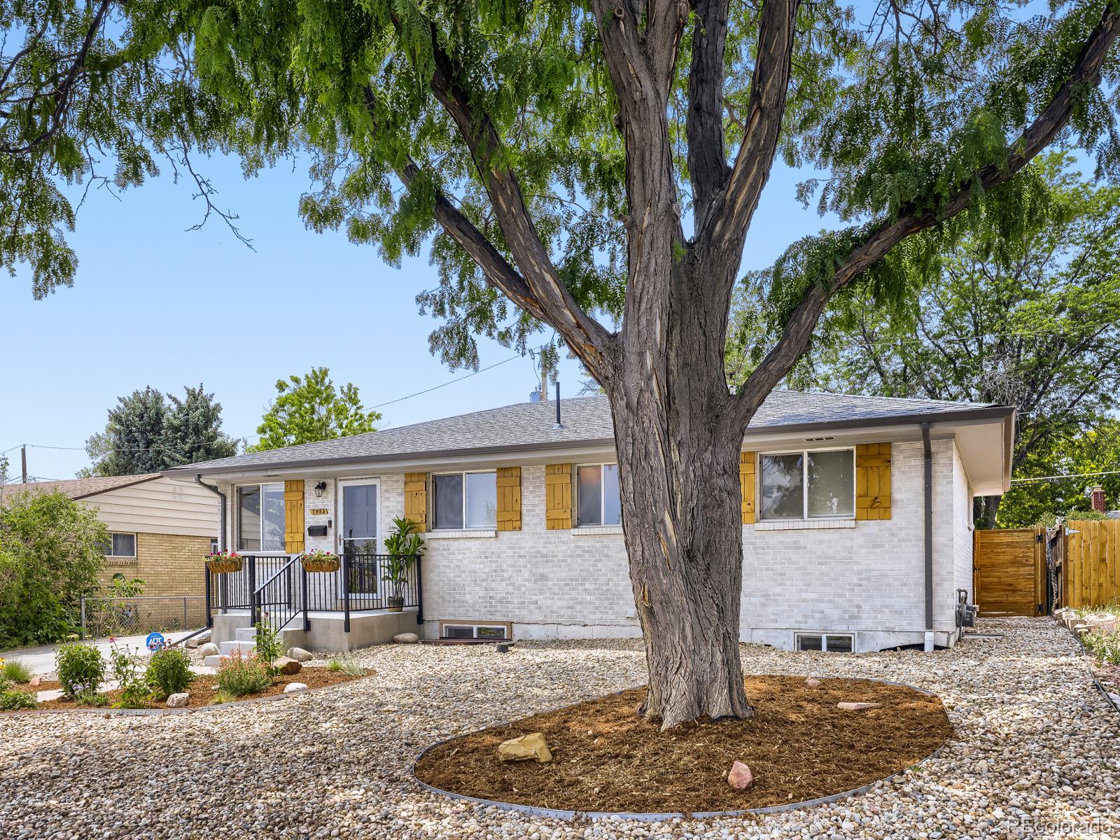 7985 Green Court