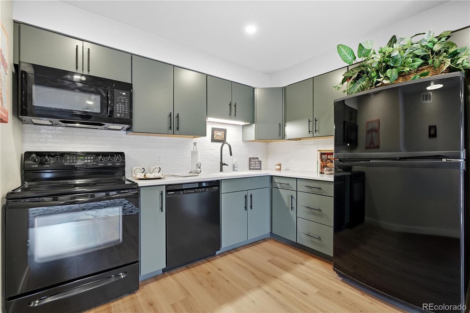 2575 S Syracuse Way 205