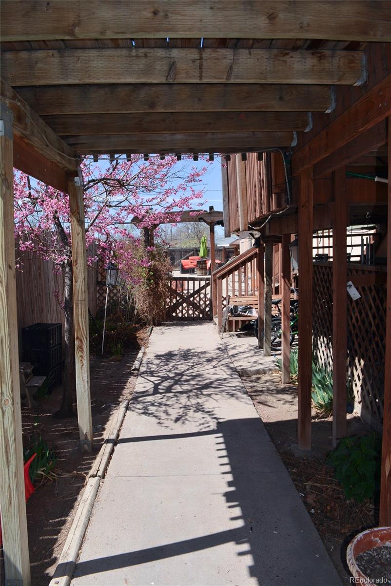 59 N 9th Avenue A and B