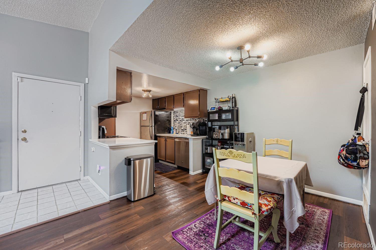 908 S Walden Way 201