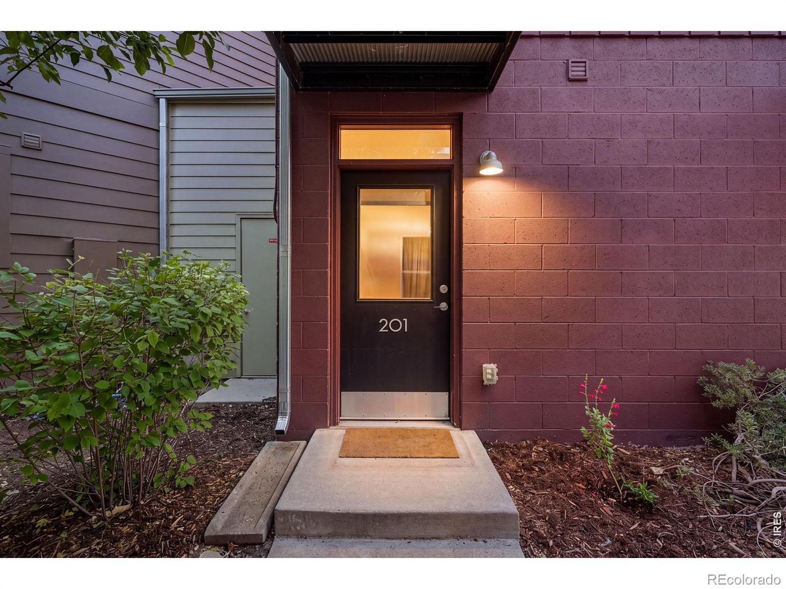 4725 16th Street 201