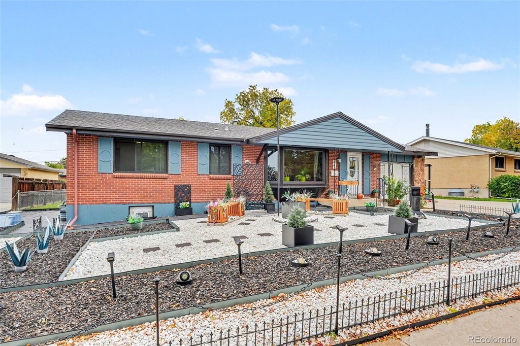 Photo of 6964 S Clermont Drive, Littleton, CO 80122 (MLS # 3637584)