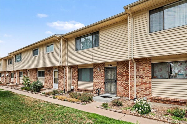 1194 S TROY ST, AURORA, CO 80012 - Image b0f69f59c7df796df79c788bb6167e21/4085936964