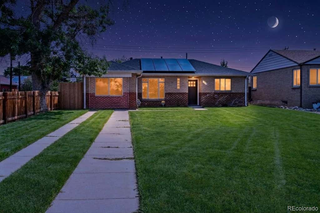 Photo of 2270 Poplar Street, Denver, CO 80207 (MLS # 7955143)