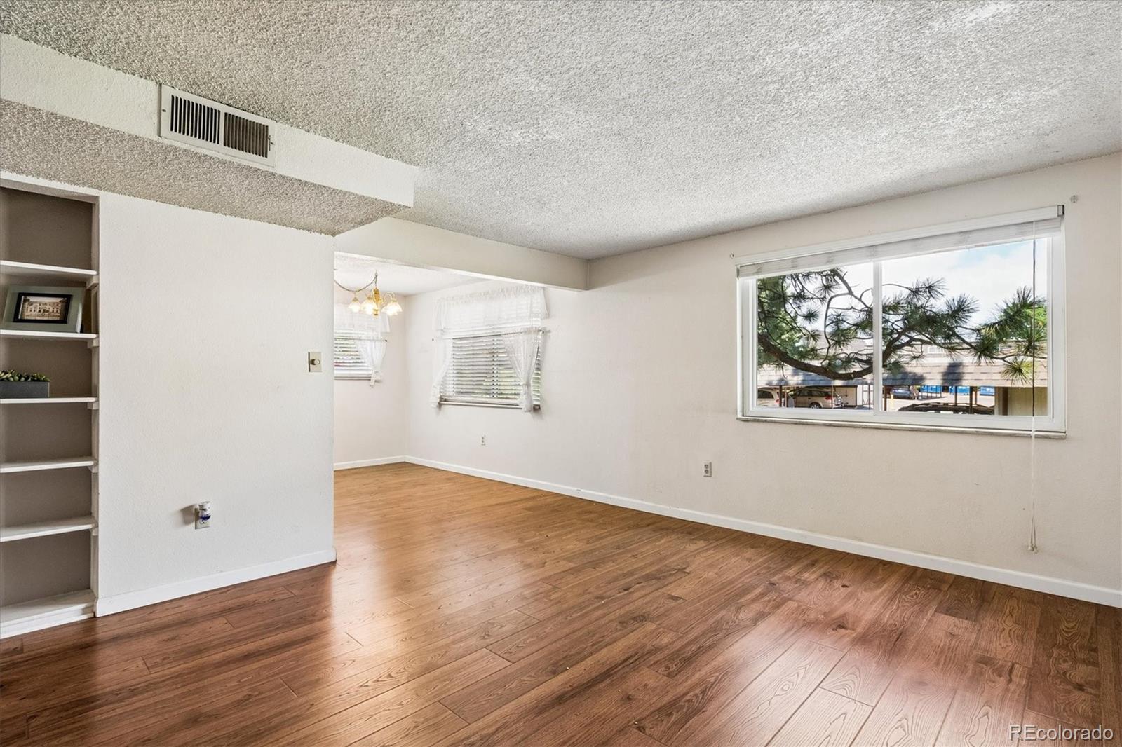 1723 Robb Street 14
