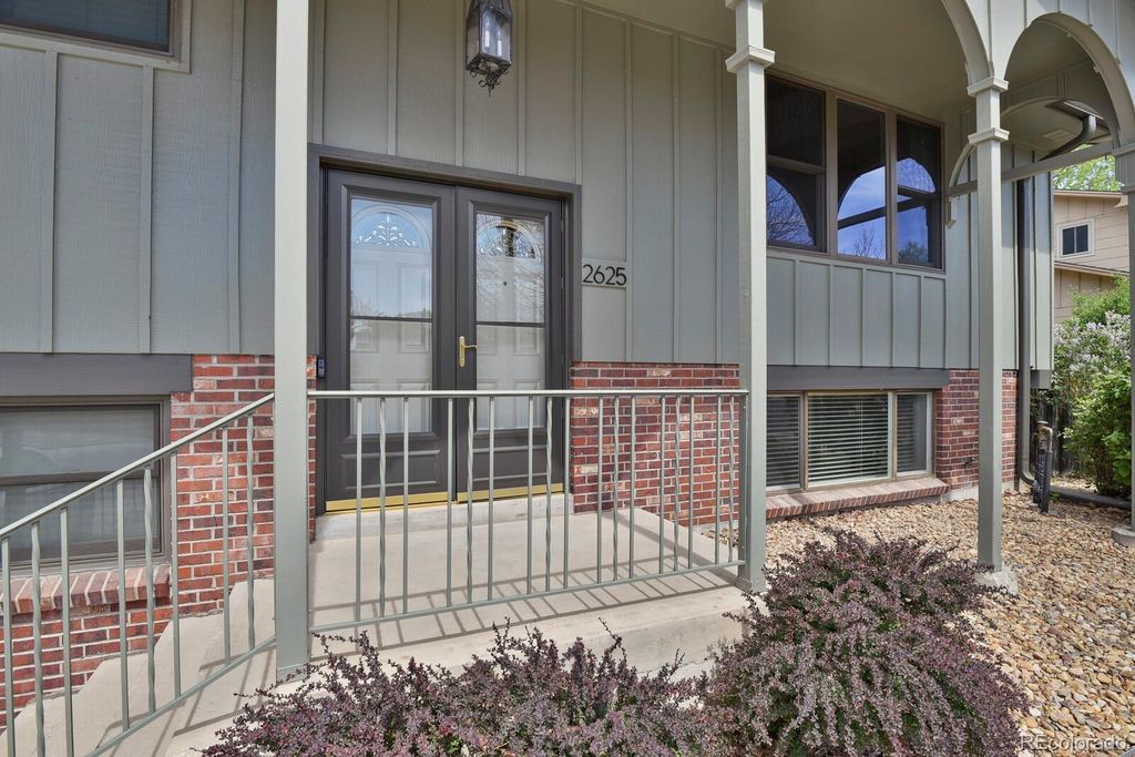 Photo of 2625 S Ammons Way, Lakewood, CO 80227 (MLS # 7665964)