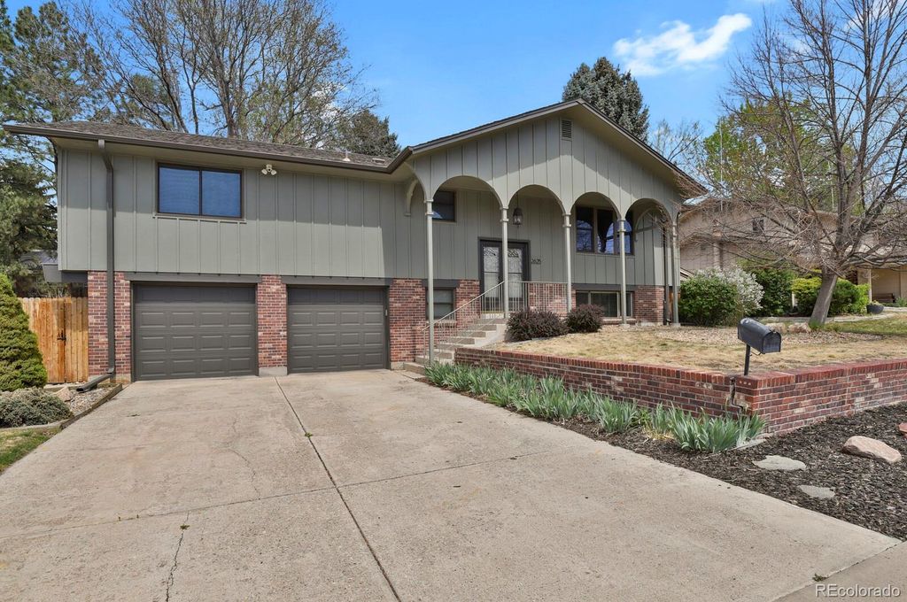 Photo of 2625 S Ammons Way, Lakewood, CO 80227 (MLS # 7665964)