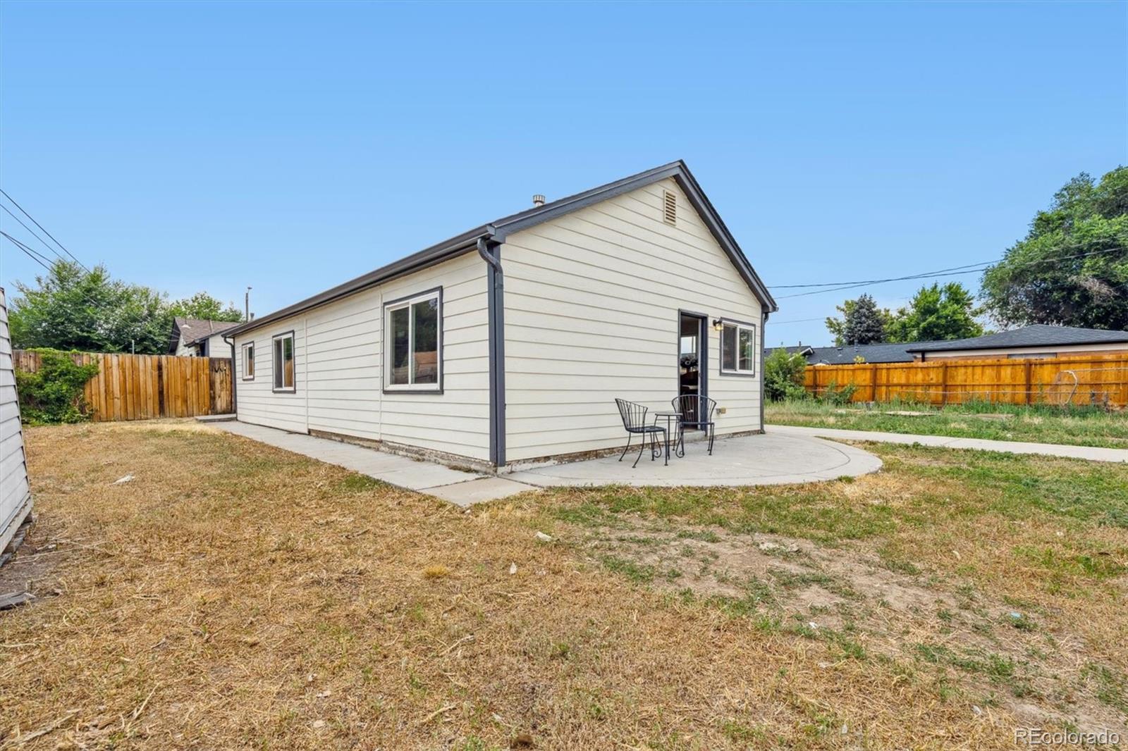 370 S Newton