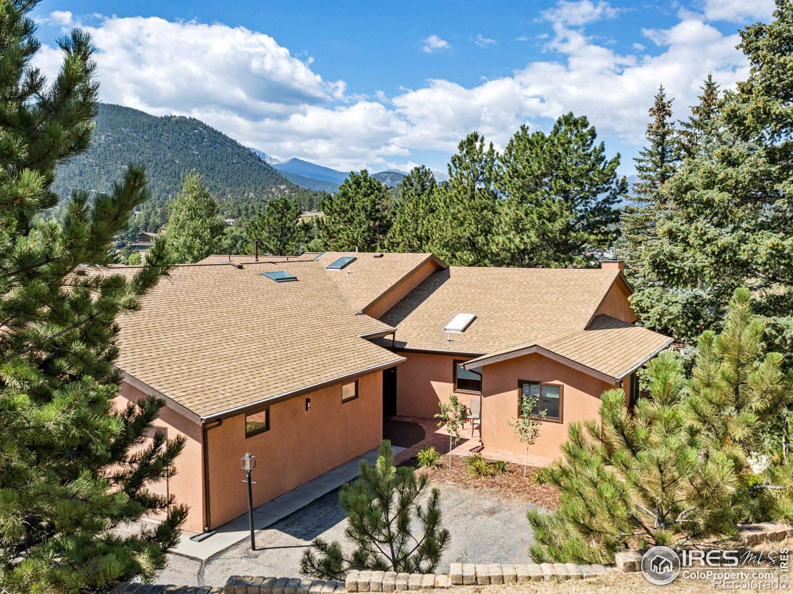 836 Vista Lane