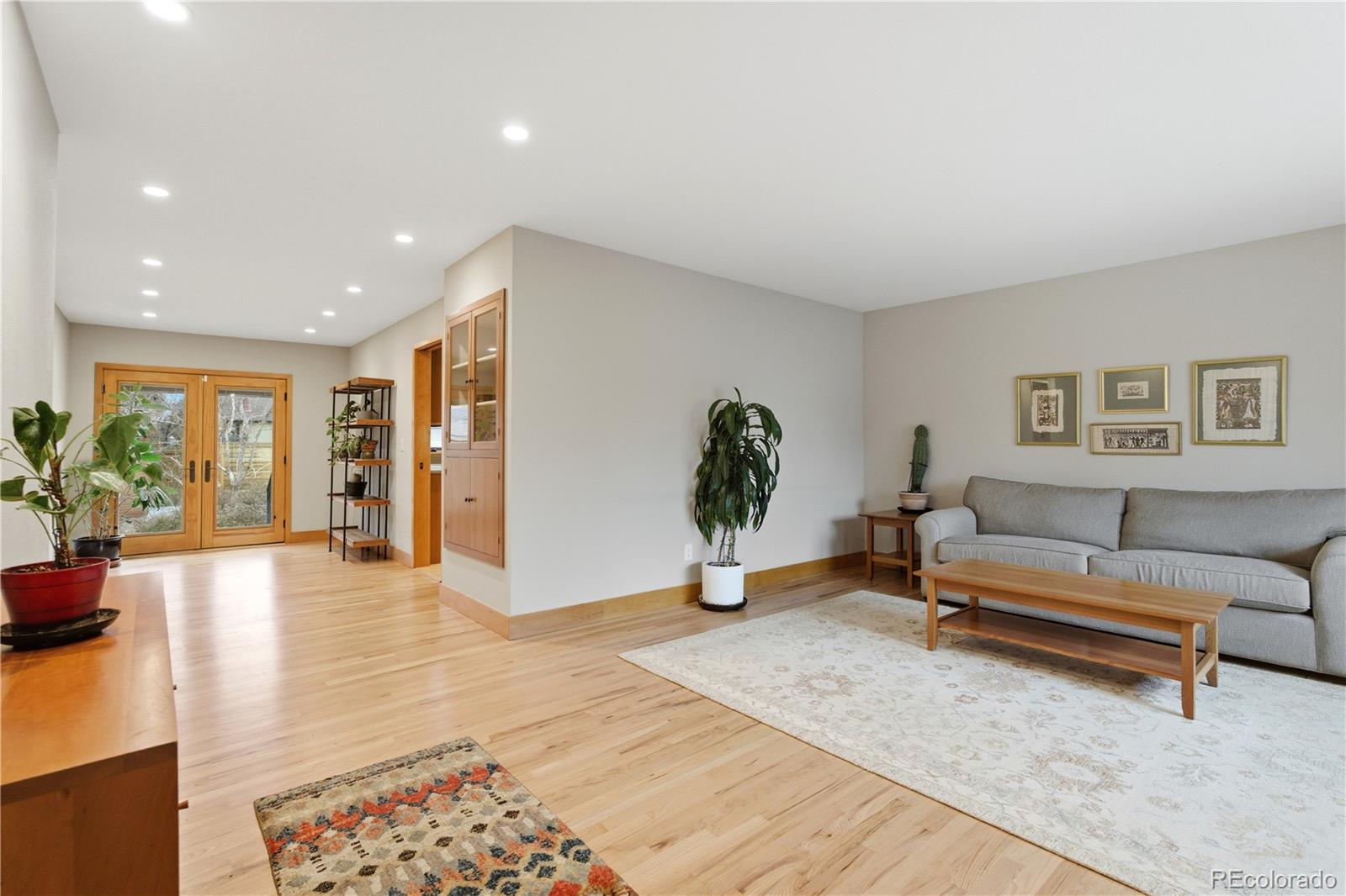 2996 S Newport Street