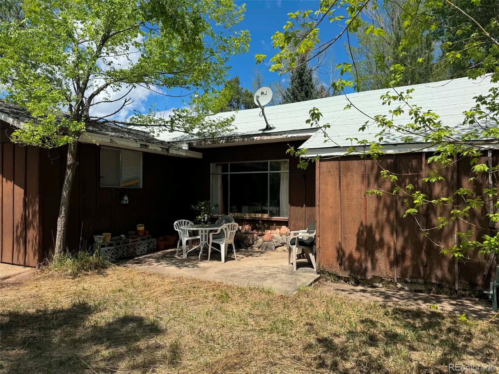 1400 Kalmia Avenue