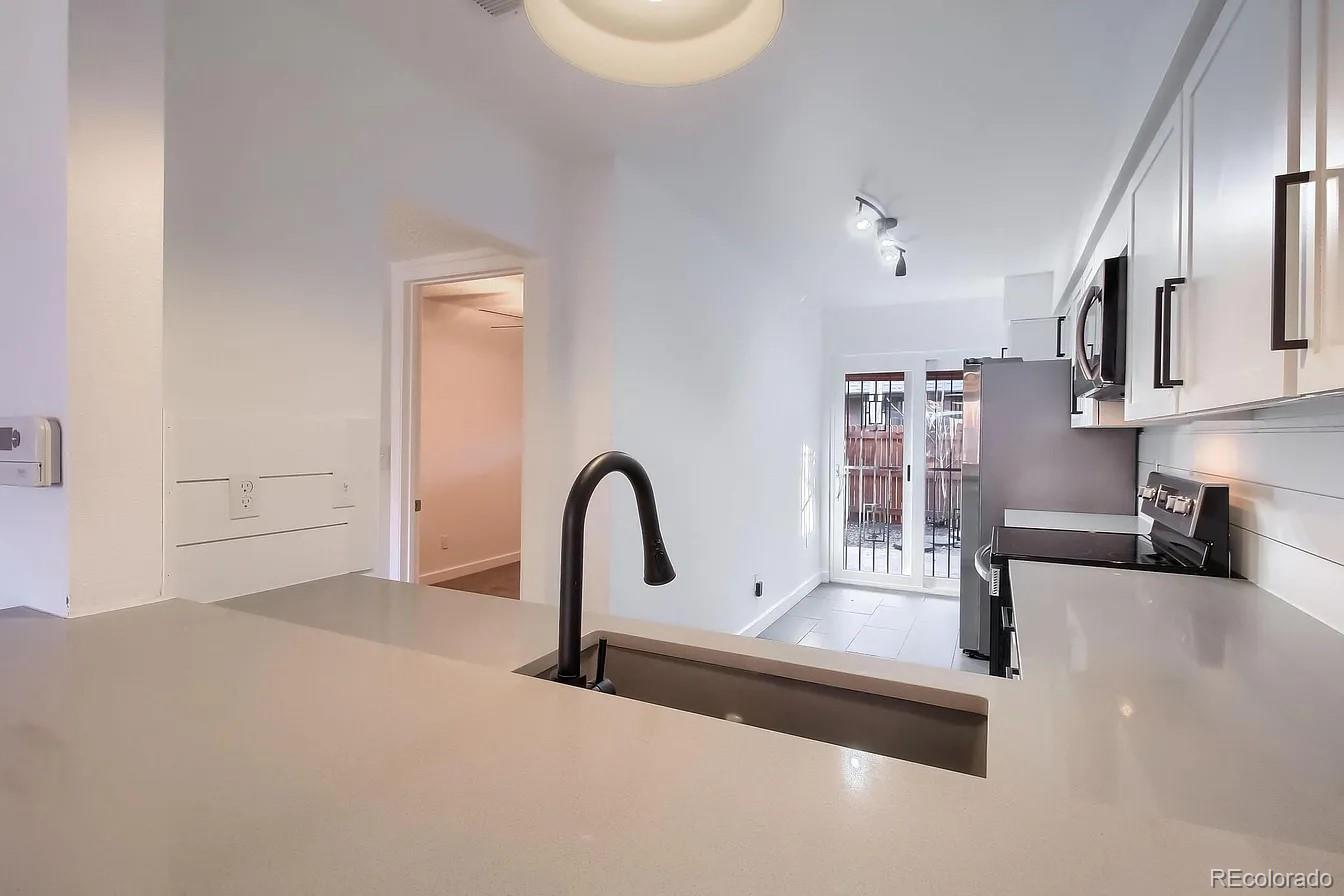 14352 E Arizona Avenue