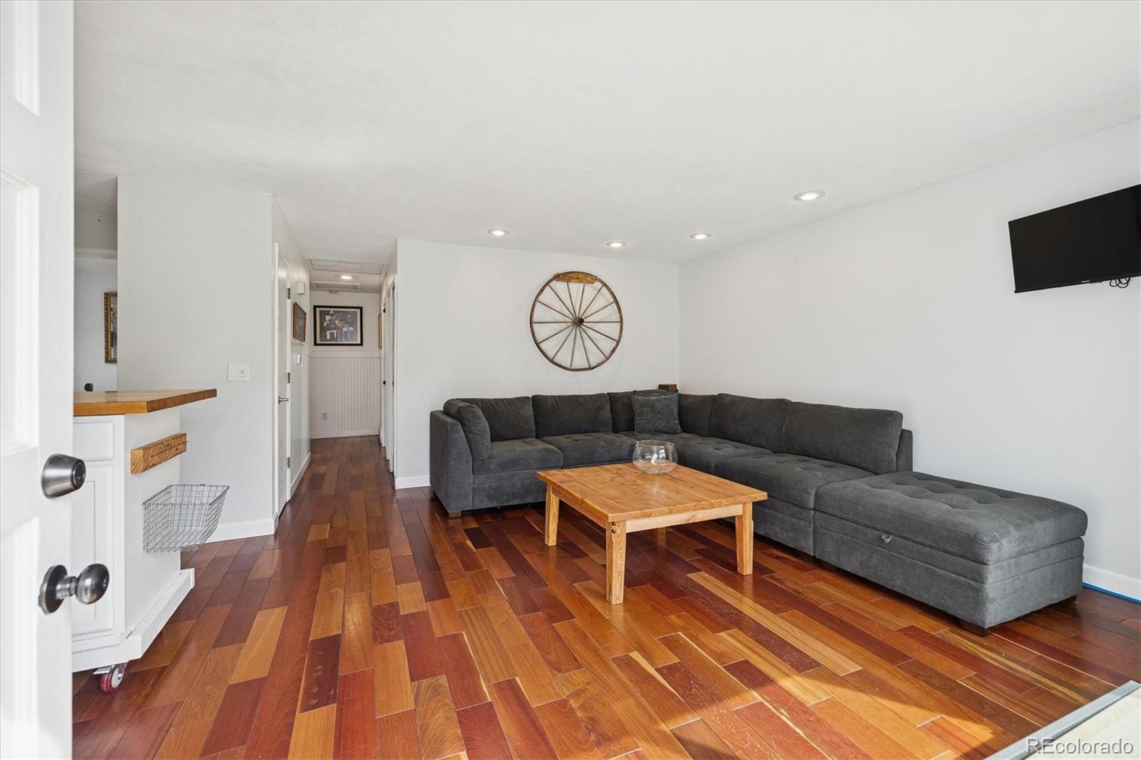 6205 W 75th Place