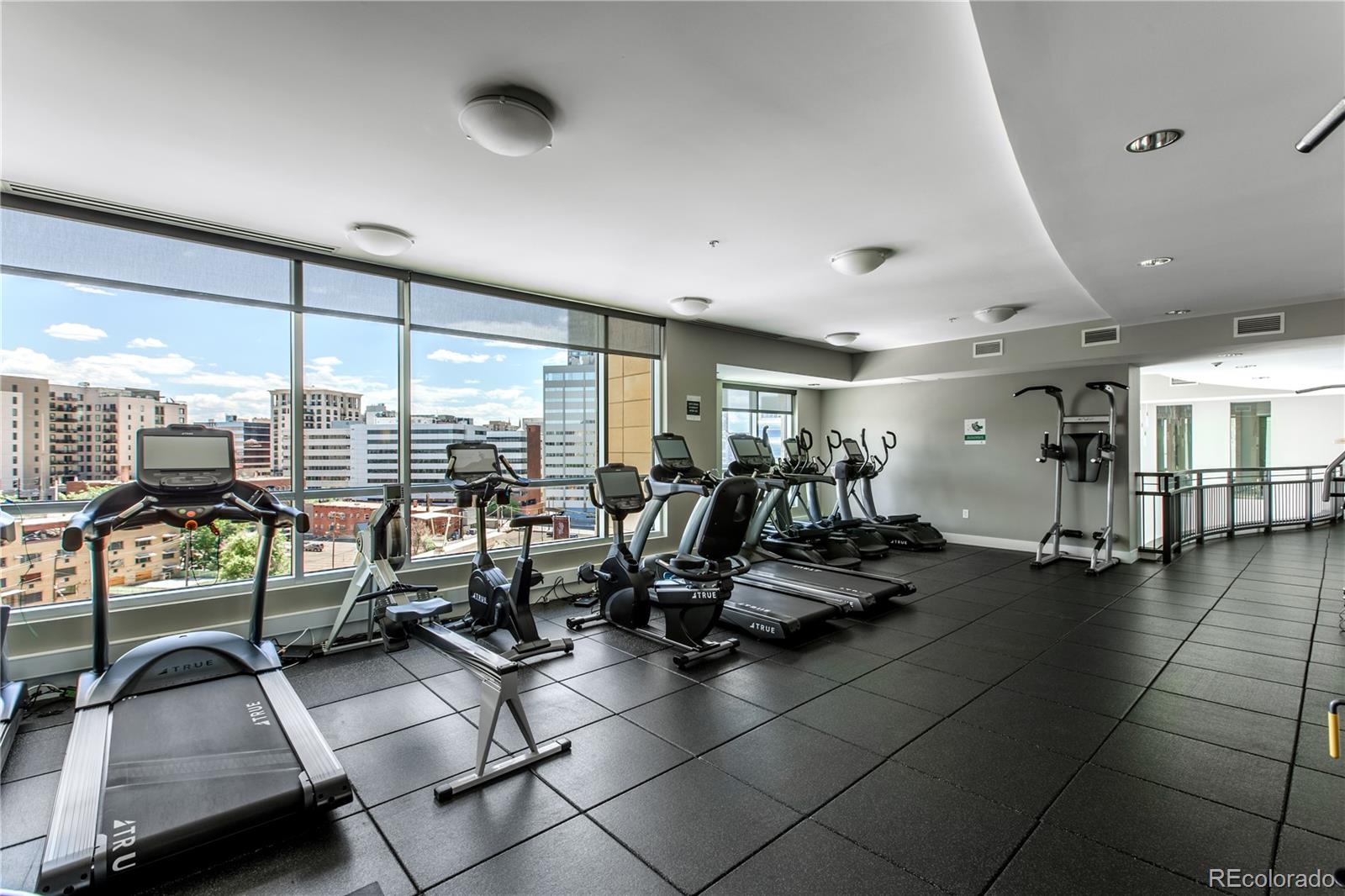 2001 Lincoln Street 721