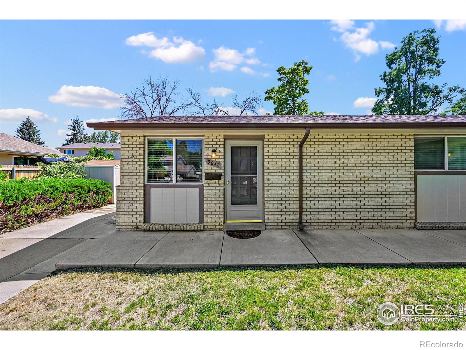 3642 W 90th Place