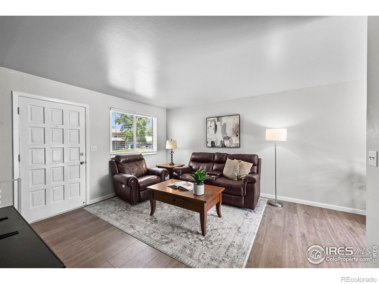 3642 W 90th Place