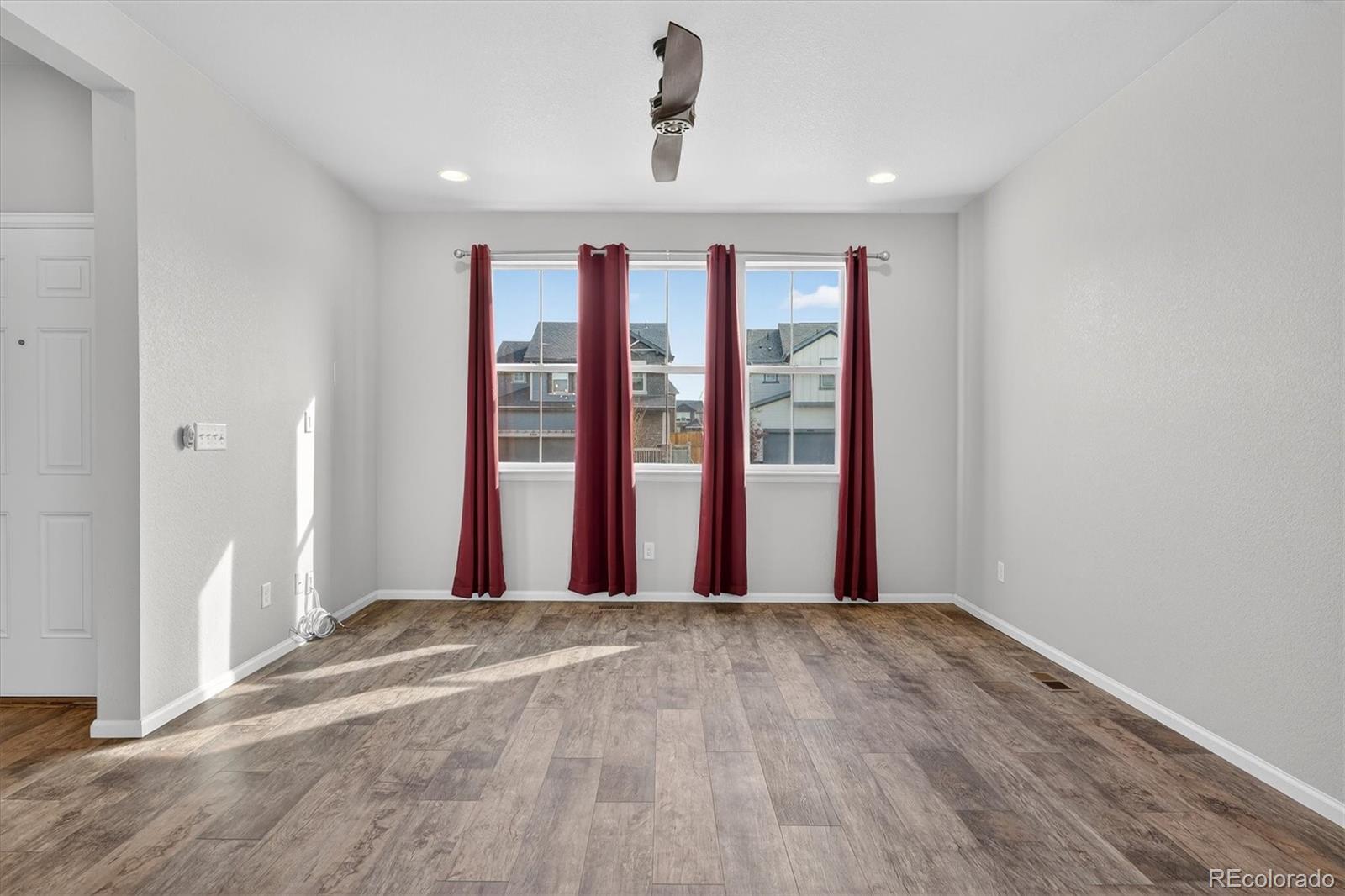 6571 N Cathay Street