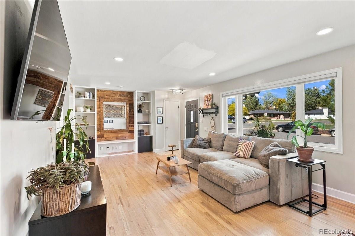3150 W Layton Avenue