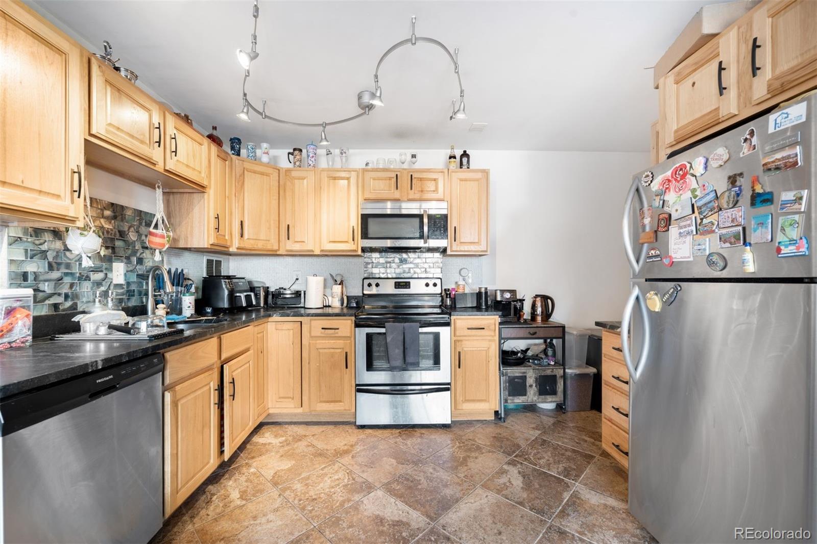 1121 Albion Street 704