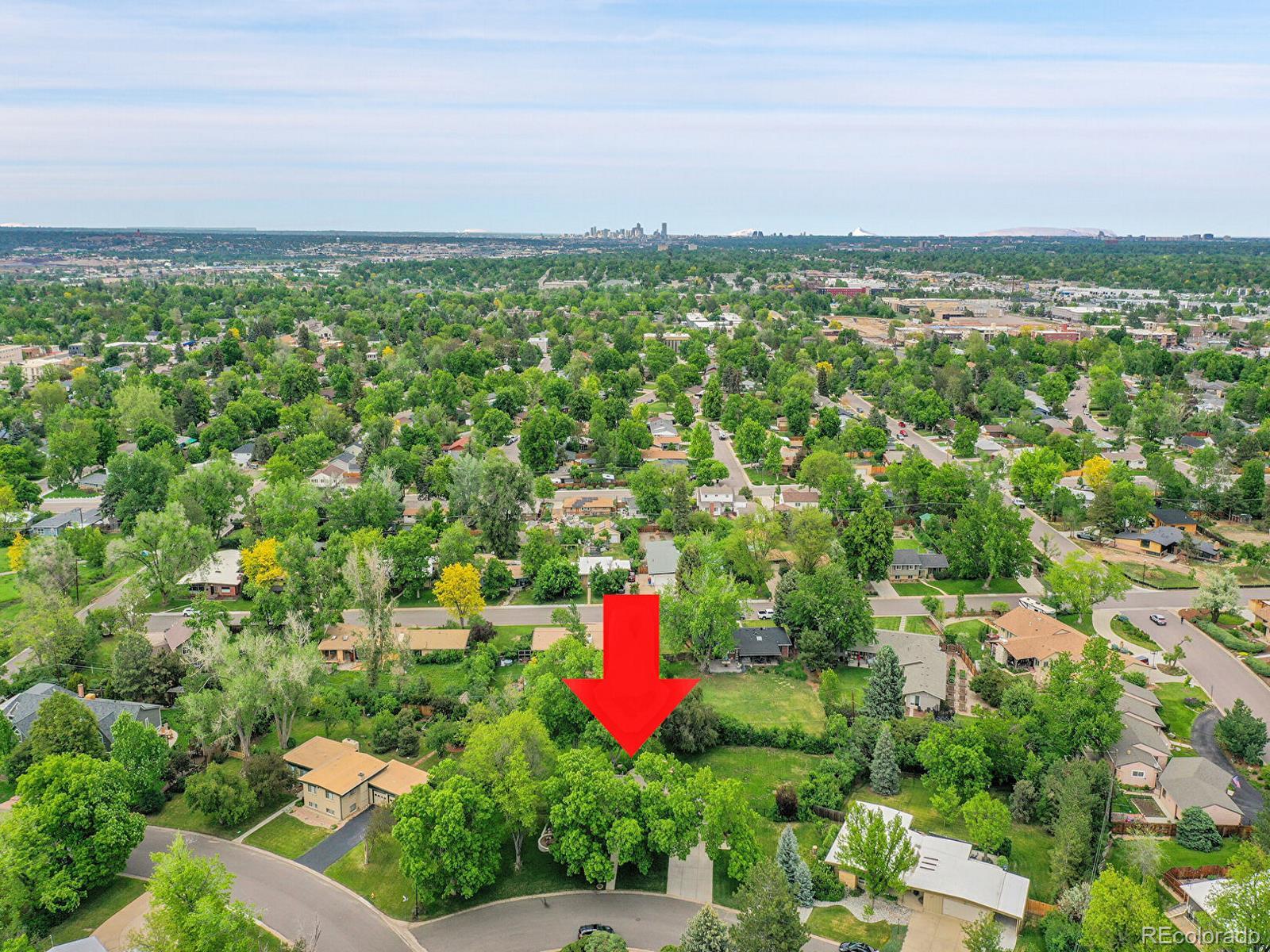 595 W Lake Avenue