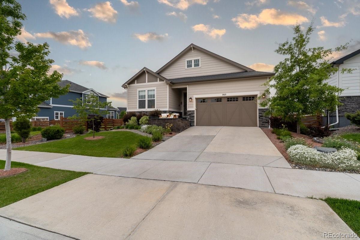 565 Pikes View Drive
