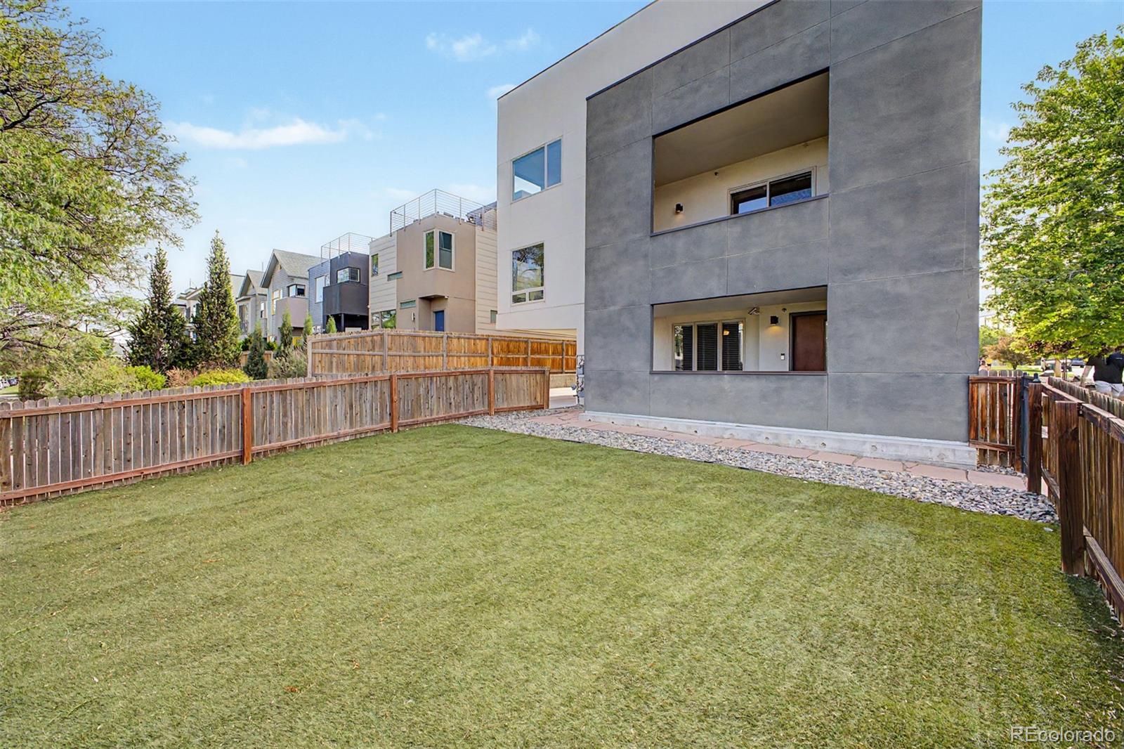 3300 W 19th Avenue