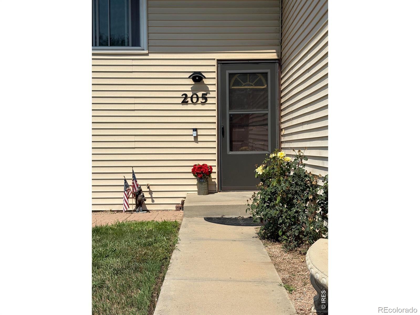 205 6th Street