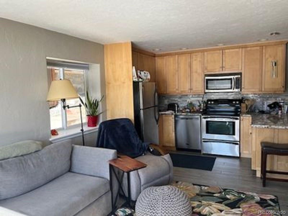 414 Tenderfoot Street 16