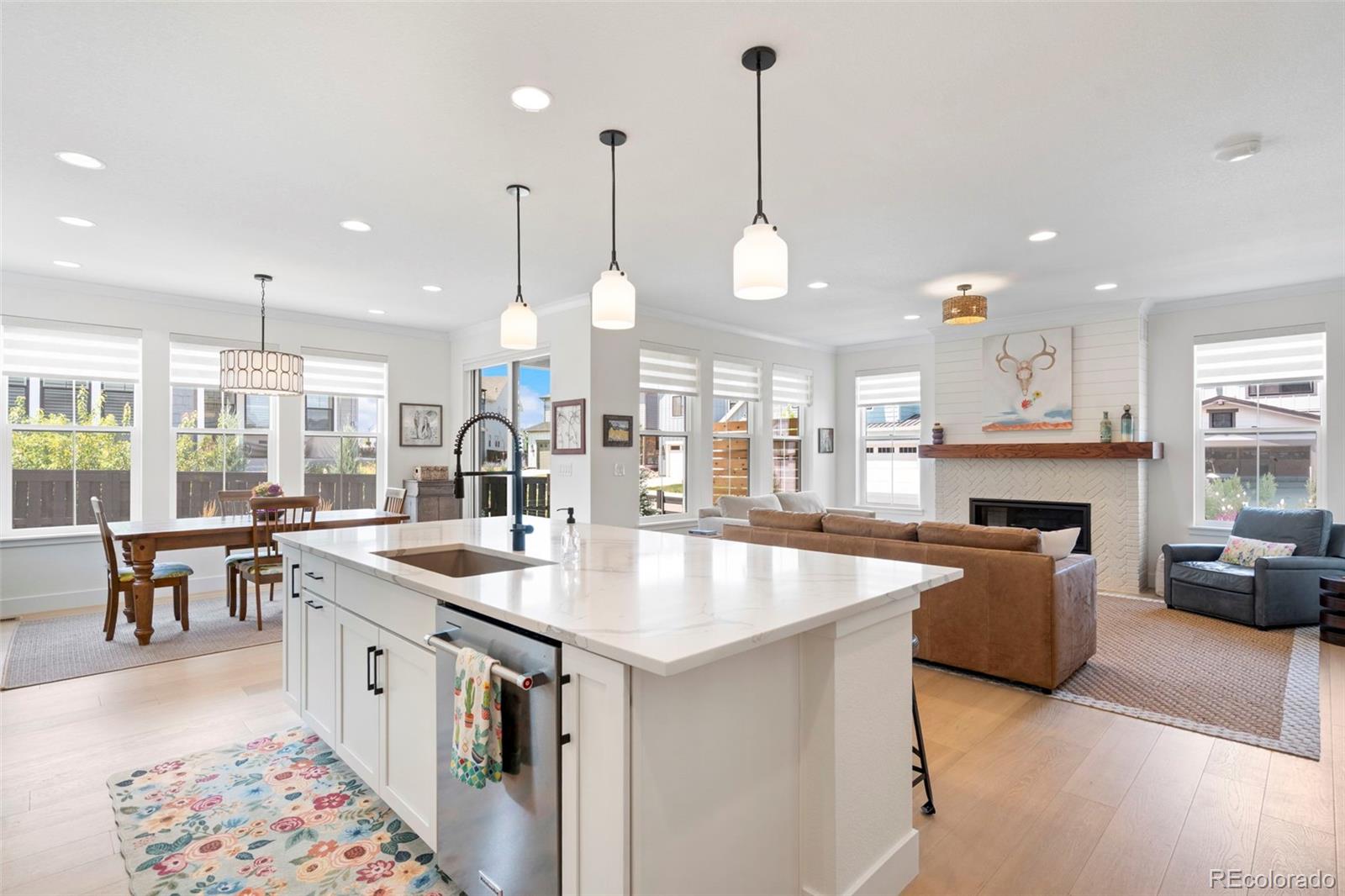 11261 Moonshimmer Street