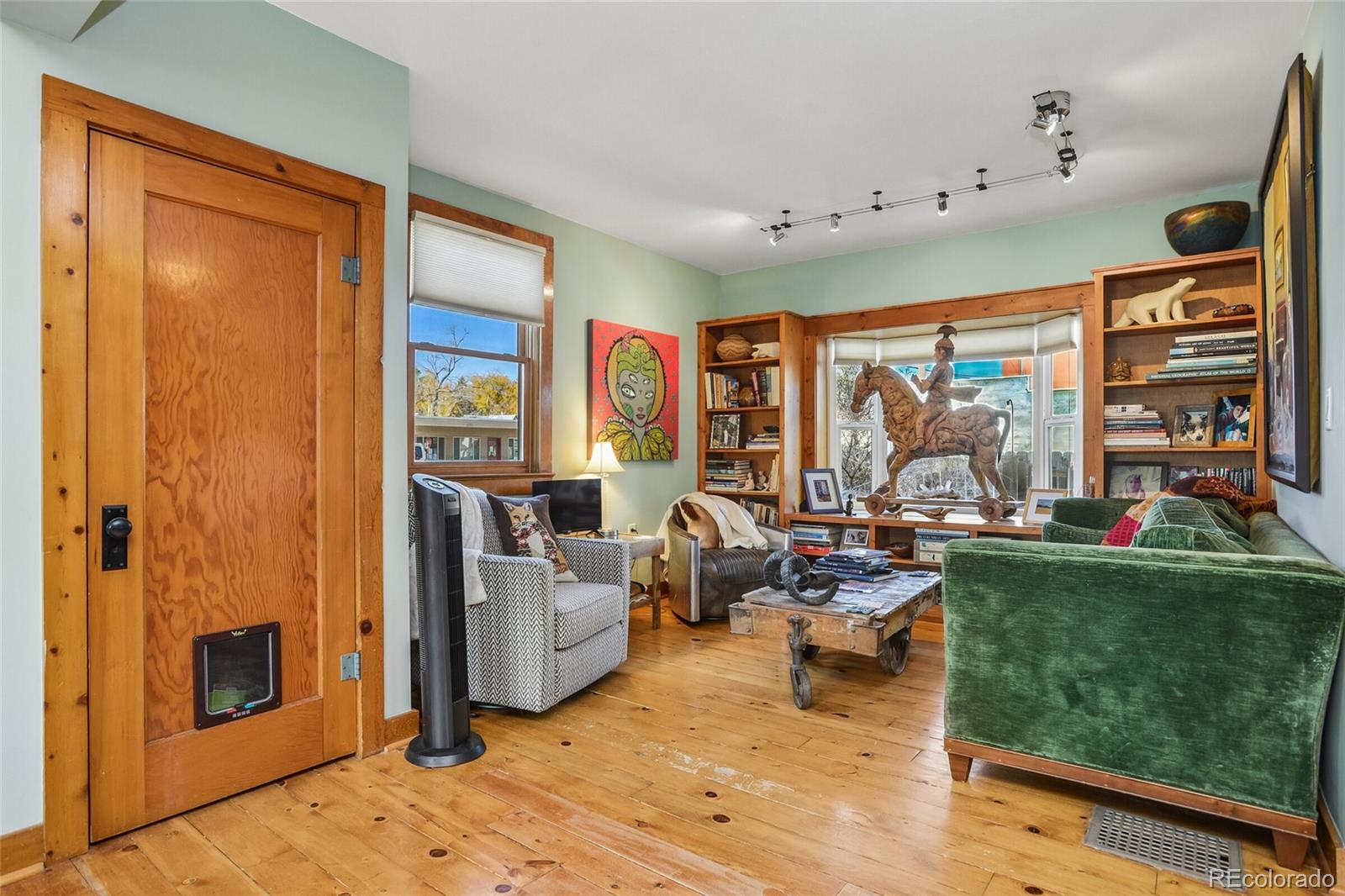 218 E 3rd Street