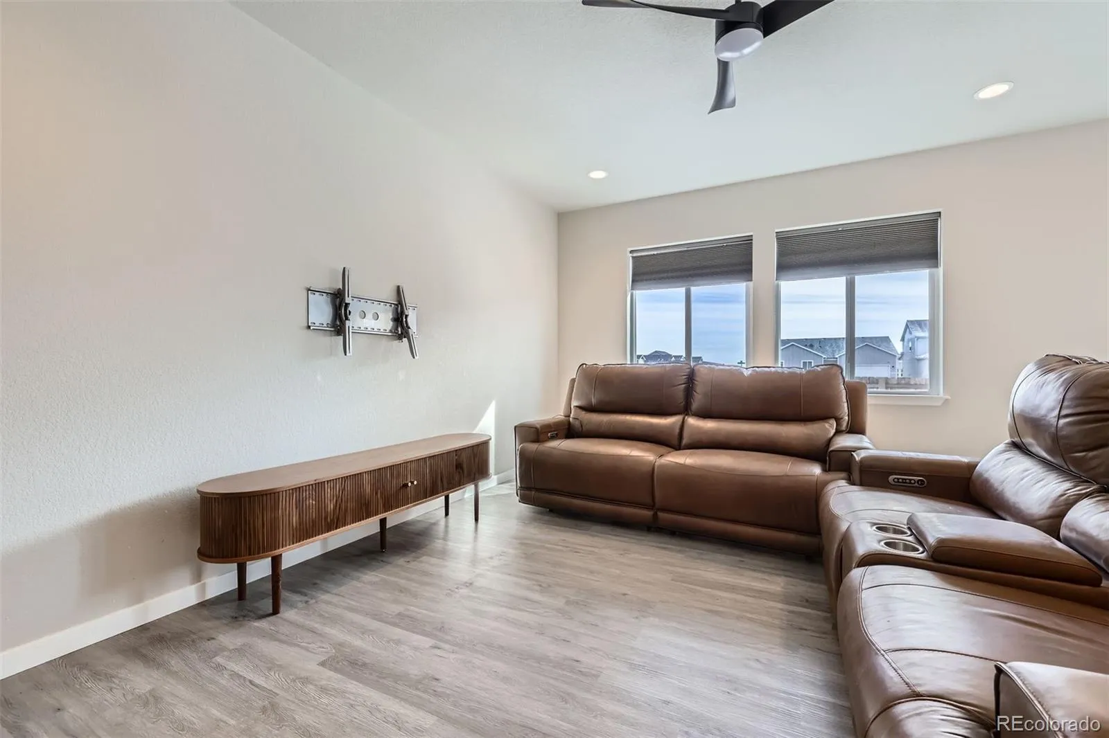 Calhan, Colorado 80808, United States, 4 Bedrooms Bedrooms, ,2 BathroomsBathrooms,Residential,Active,98995