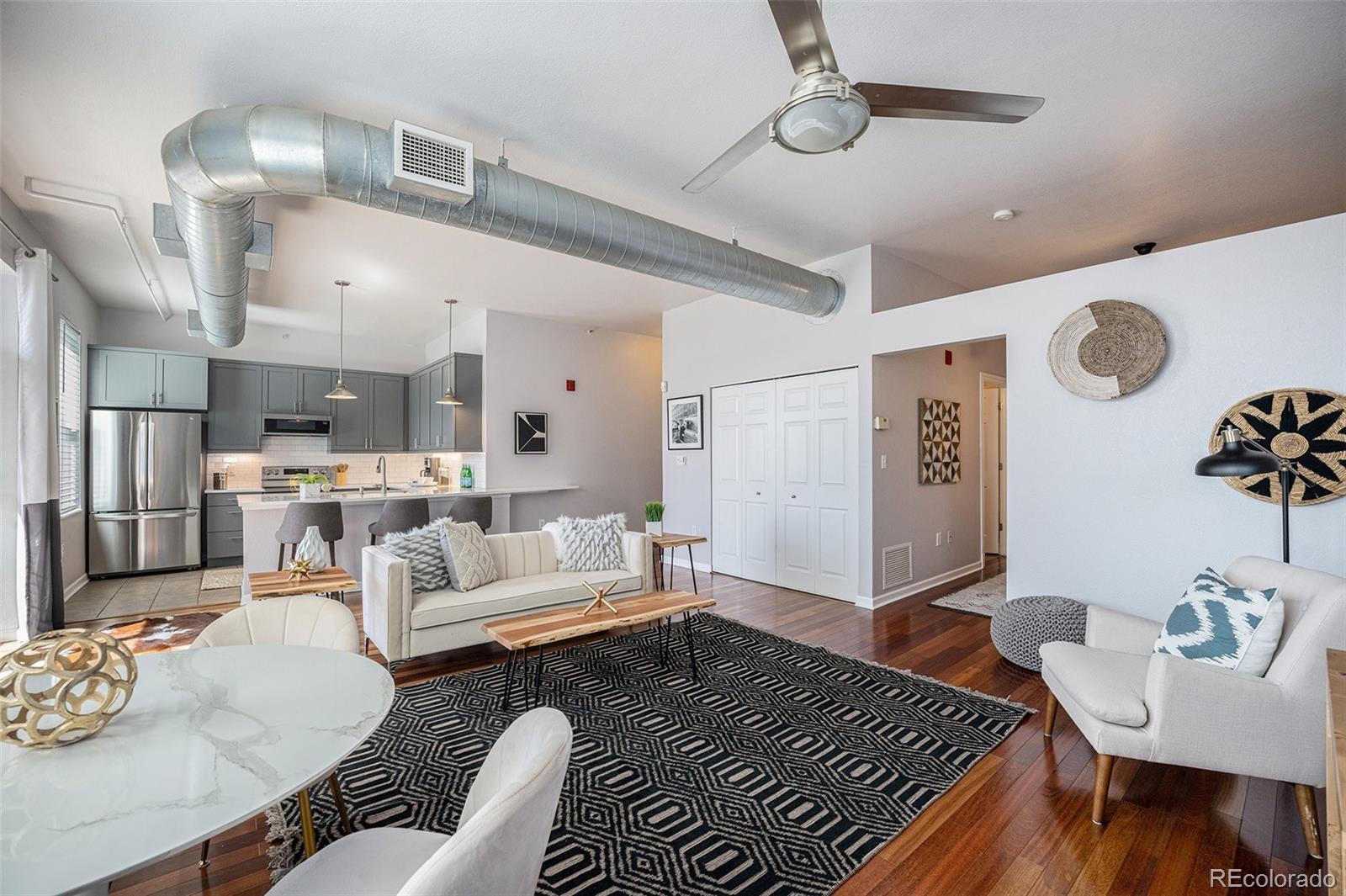 277 N Broadway 202