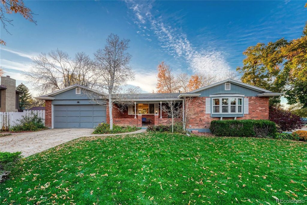 Photo of 607 S Oswego Court, Aurora, CO 80012 (MLS # 4228017)