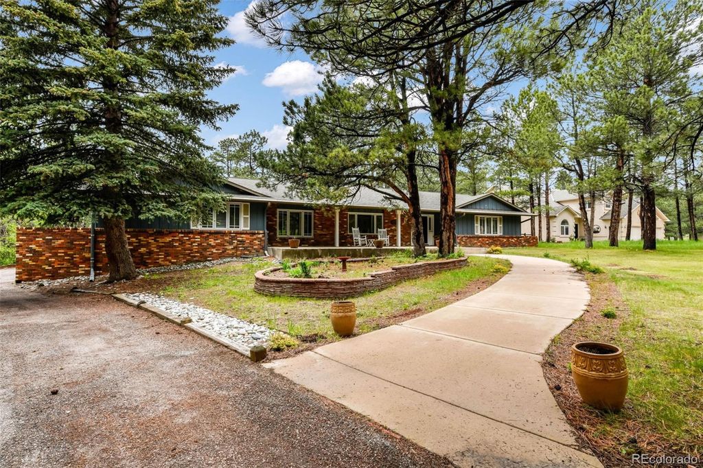 Photo of 19070 White Fawn Drive, Monument, CO 80132 (MLS # 5308054)