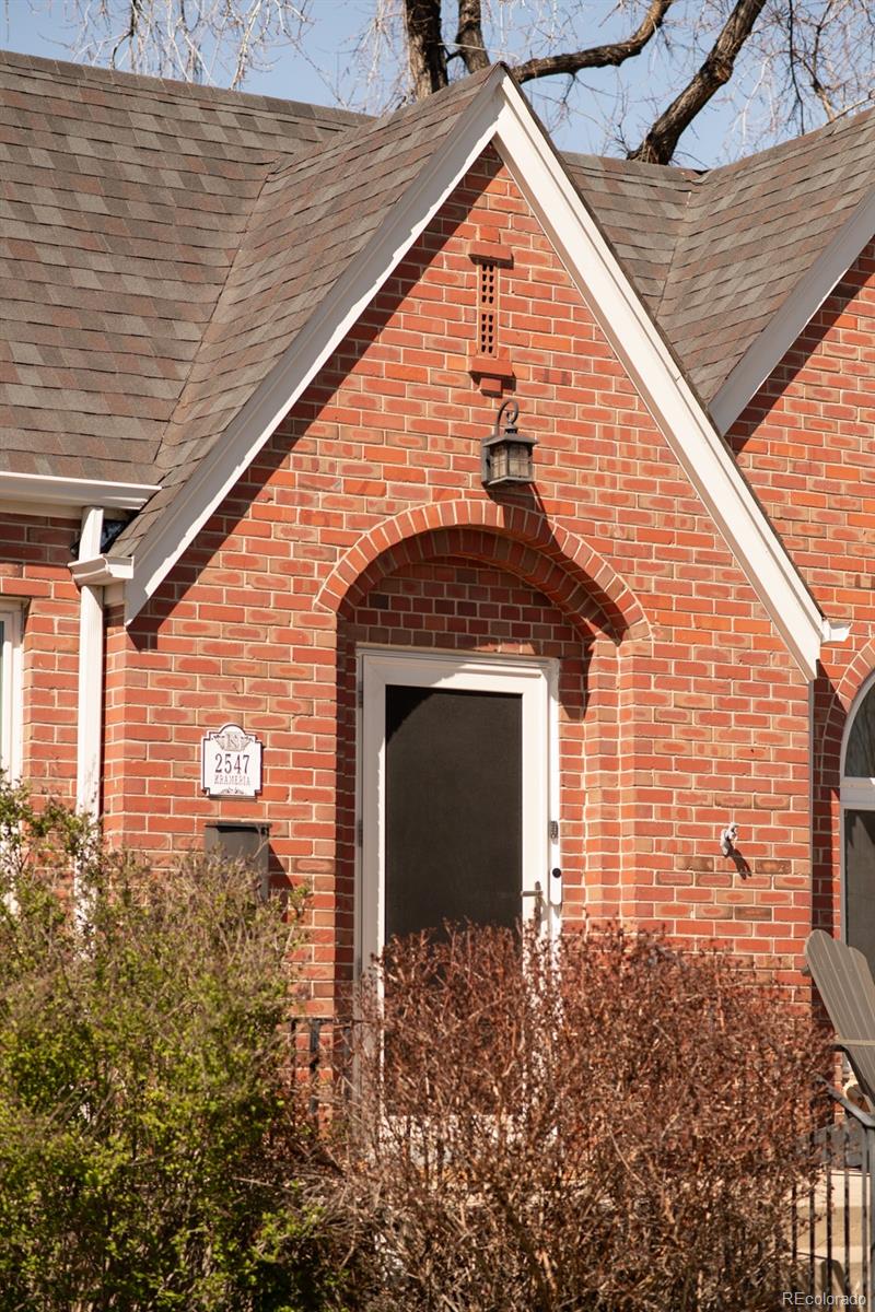 2547 Krameria Street